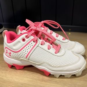 Girls Under Armour Cleats size 13